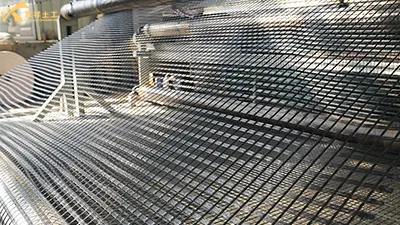 Study on the time effectiveness of geogrid in delaying pavement cracks