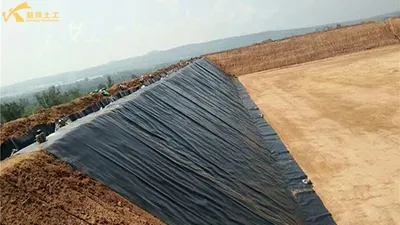 Specific methods for electrode testing during the construction and acceptance of impermeable geomembranes