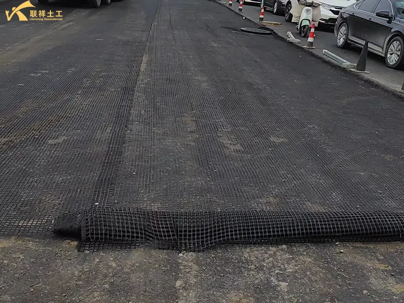 Fiberglass Geogrid Laying
