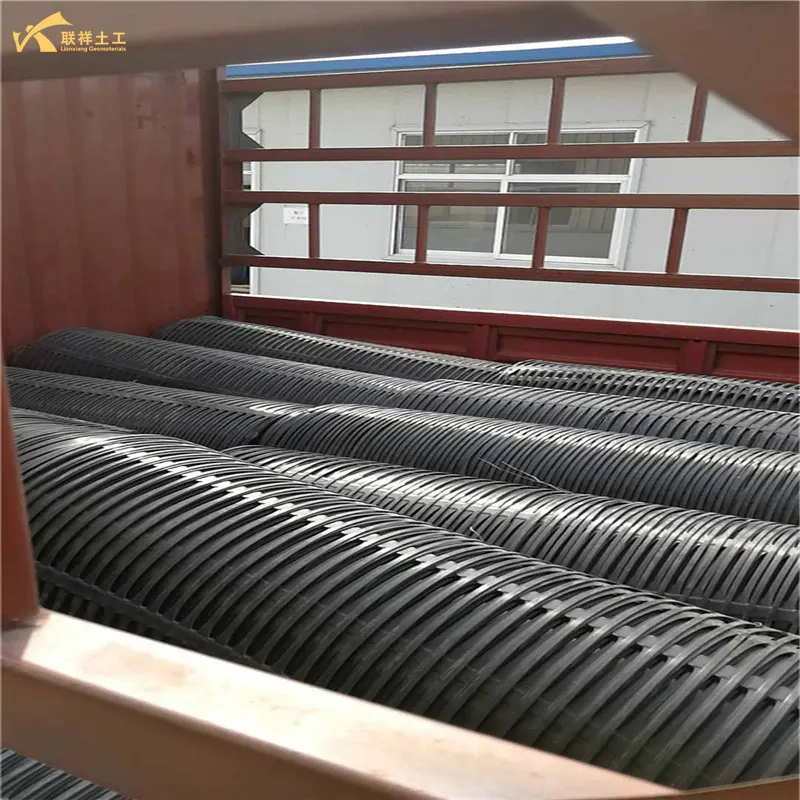 Uniaxial Plastic Geogrid Is Being Loaded